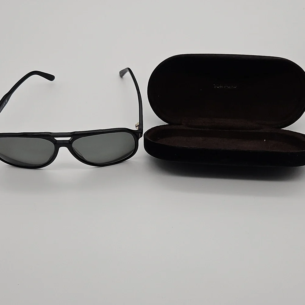 Tom Ford Dark Frame Sunglasses with Case - Picture 7 of 7